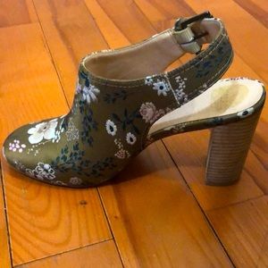 Fun floral chunky heel